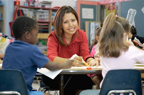 早教师考试频率解析：每月都有机会吗？