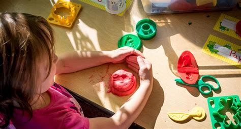 如何选择早教师课程内容：家长和学员指南