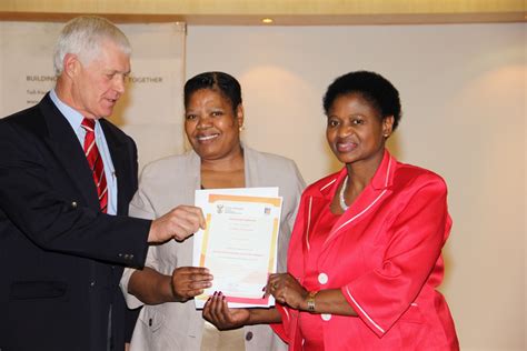 初级社工考试通过后如何领取证书？一步步指南