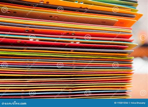 资料员工作一个月后的反思：是否该坚持还是放弃？