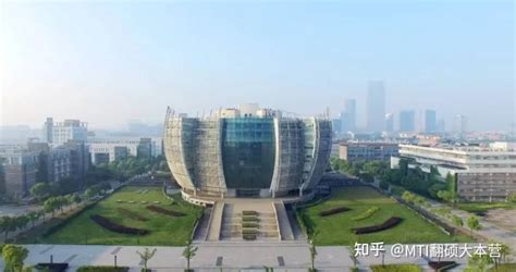 如何选择合适的口译教育课程：家长和学员指南