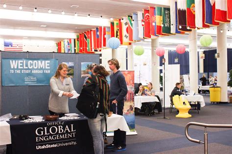 如何寻找正规的出国中介：家长和学员的指南