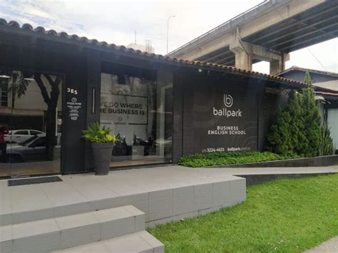 选择商务英语学校：家长和学员必读指南