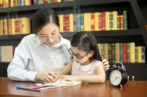 如何选择青少年辅导课程：家长和学员指南