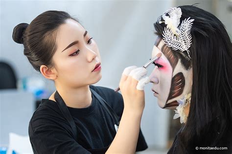 如何选择好的化妆学校：家长和学员必读指南