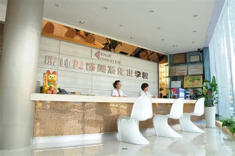 选择美容美发培训职业学校：家长和学员必读指南