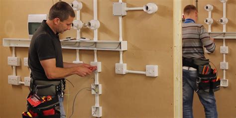 电工课程全解析：掌握必备技能，开启电气事业之路