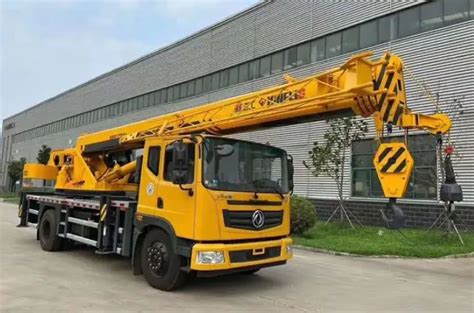 如何顺利通过汽车吊考试：技巧与策略