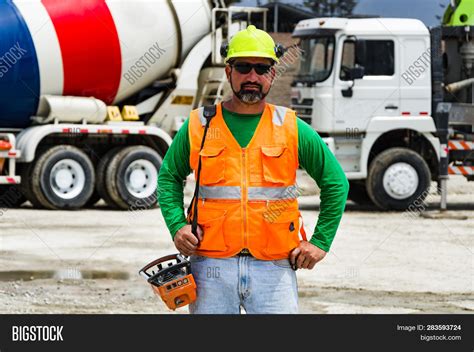 混凝土泵车操作工:成为建筑行业关键力量的必备技能与知识