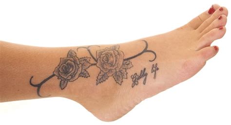 十几年的纹身能洗掉吗？了解纹身去除的可能性和方法