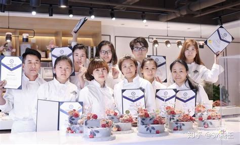 精心设计的裱花课程表：为学员和家长打造完美烘焙体验