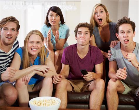 家庭观看体育比赛