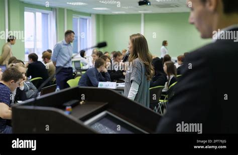 高三学播音主持：是梦想的起航还是后悔的开始？