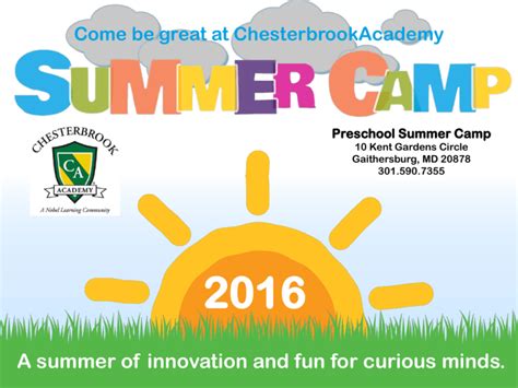 孩子们讨论夏令营宣传册