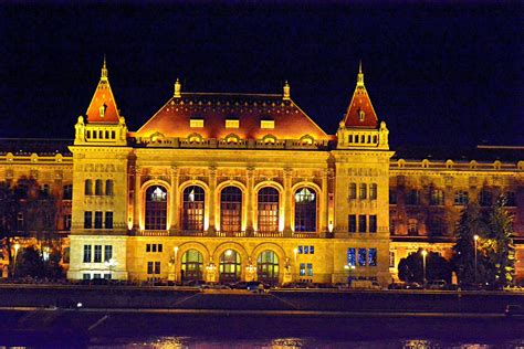 匈牙利留学指南：学校推荐与选择建议