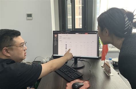 如何成功运营网络直播：策略与技巧全解析