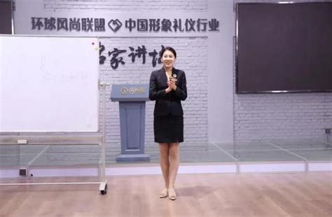 如何在形体礼仪考试中取得优异成绩：答案揭秘