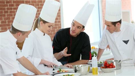 餐饮培训内容全解析：打造专业服务团队