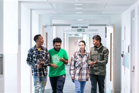 了解国际预科学院学费：为您的未来投资