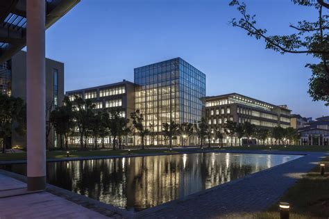 上海应用技术大学国际本科费用详解：为您的留学规划做好财务准备