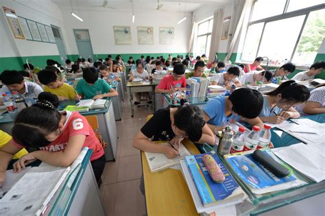 参加完高考后留学指南：了解你的选择和机会